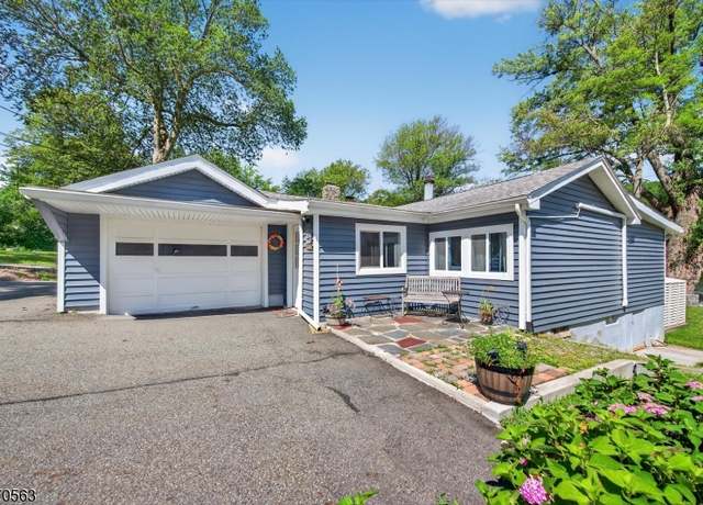 Property at 94 Lake Shore Rd, Hardyston Twp., NJ 07460-1218, 2 beds, 1 bath