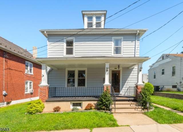Property at 465 Thomas St, Phillipsburg Town, NJ 08865-3315, 3 beds, 1.5 baths