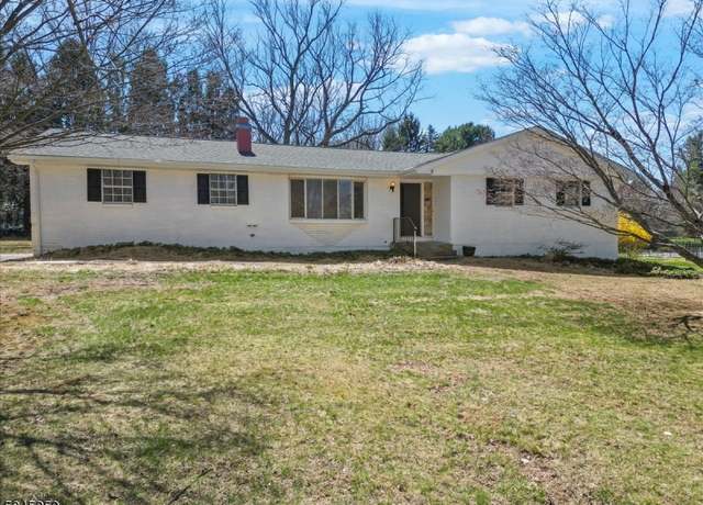 Property at 33 Kim Ln, Washington Twp., NJ 07840, 3 beds, 1.5 baths