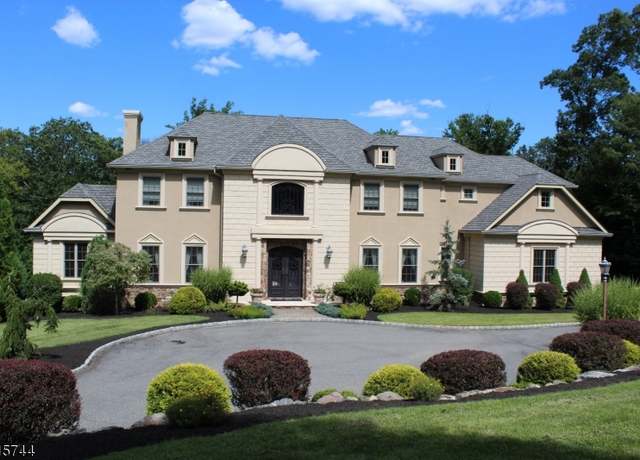 Property at 8 Pineview Ln, Boonton Twp., NJ 07005-9050, 5 beds, 3.5 baths