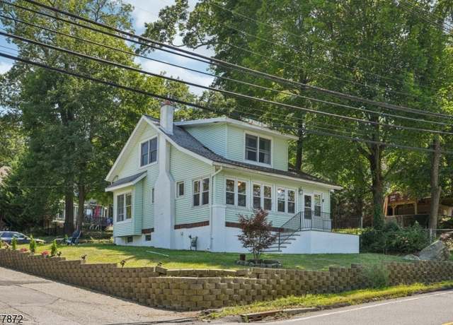 Property at 432 Howard Blvd, Mount Arlington Boro, NJ 07856-1132, 3 beds, 1.5 baths