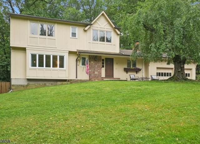 Property at 31 Spring Ln, Washington Twp., NJ 07853-3549, 4 beds, 2.5 baths