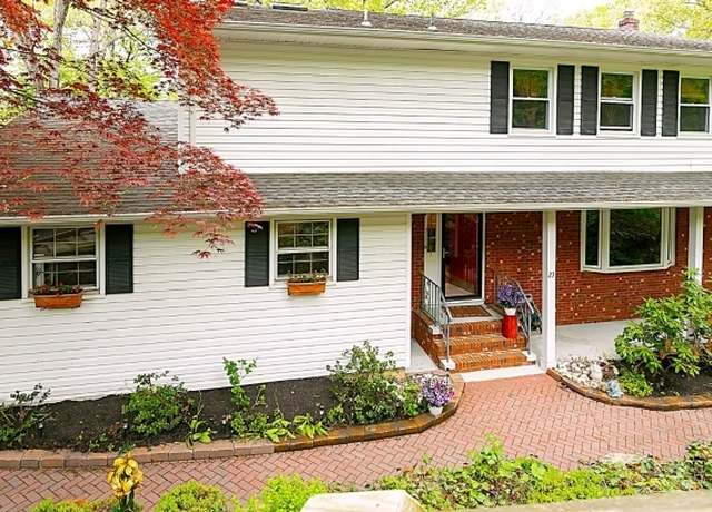 Property at 23 Horizon Dr Unit n/a, Roxbury Twp., NJ 07876-1402, 4 beds, 2.5 baths