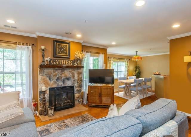 Property at 1042 Shadowlawn Dr, Green Brook Twp., NJ 08812-1751, 2 beds, 2.5 baths