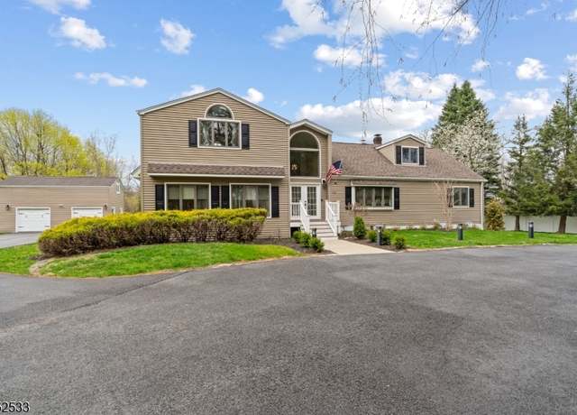 Property at 136 S Hillside Ave, Roxbury Twp., NJ 07876-1127, 4 beds, 3 baths
