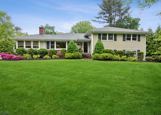 Property at 7 Crestview Ave, Madison Boro, NJ 07940-2820, 3 beds, 3.5 baths