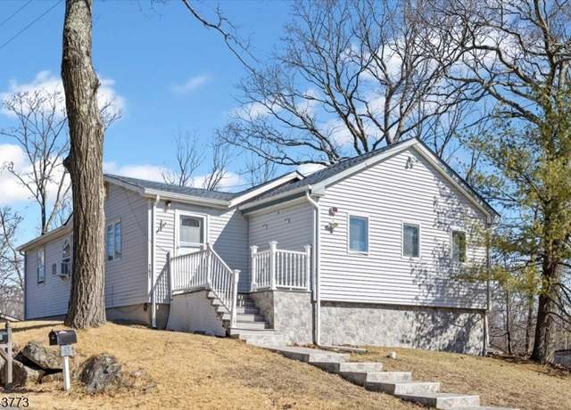 Property at 761 Brooklyn Mountain Rd, Hopatcong Boro, NJ 07843-1700, 2 beds, 1 bath