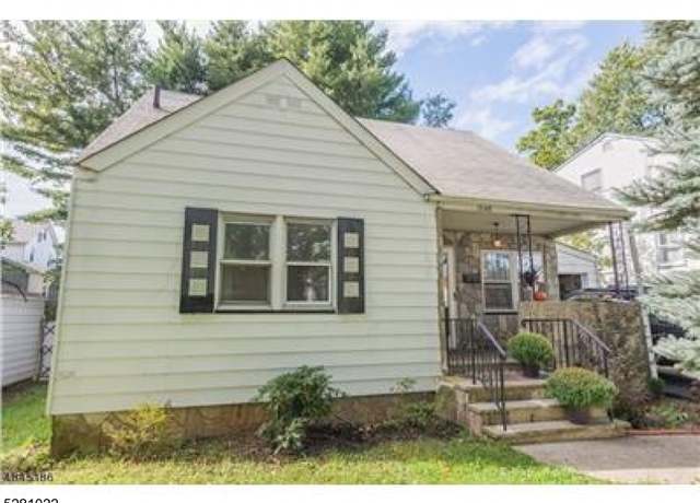 Property at 1048 Chester St, Hillside Twp., NJ 07205-2519, 3 beds, 2.5 baths