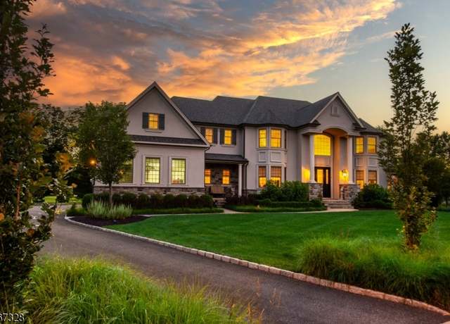 Property at 8 Philhower Ct, Denville Twp., NJ 07834-4903, 5 beds, 5.5 baths