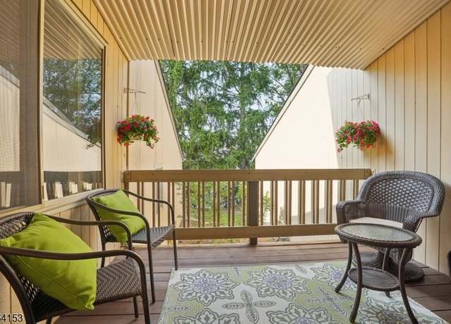 Property at 58 Kayser Ln, West Orange Twp., NJ 07052-1152, 1 bed, 1.5 baths