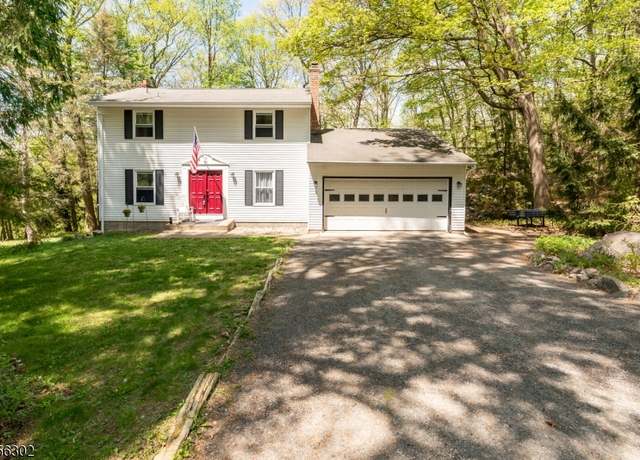 Property at 6 Longview Ln, Vernon Twp., NJ 07461-4725, 3 beds, 2.5 baths
