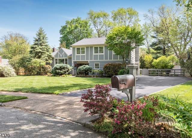 Property at 7 Pletcher Pl, Morris Twp., NJ 07960-3621, 4 beds, 2.5 baths