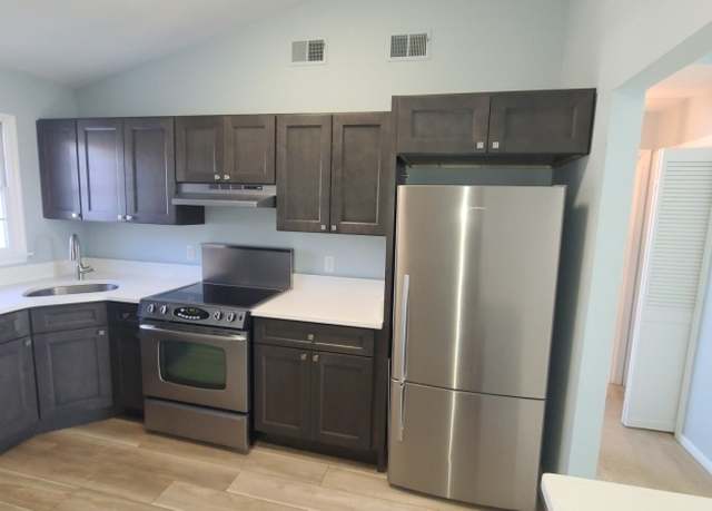 Property at 162 Alexandria Way Condo, Bernards Twp., NJ 07920-2768, 2 beds, 2 baths
