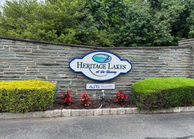 Property at 7 Meadow Lakes Dr #7, Hamburg Boro, NJ 07419-2532, 2 beds, 2.5 baths