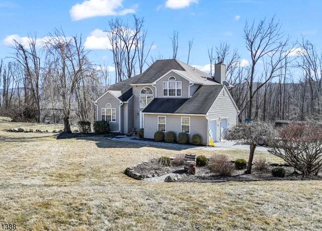 Property at 25 Telfer Dr, Vernon Twp., NJ 07418-1036, 4 beds, 3.5 baths