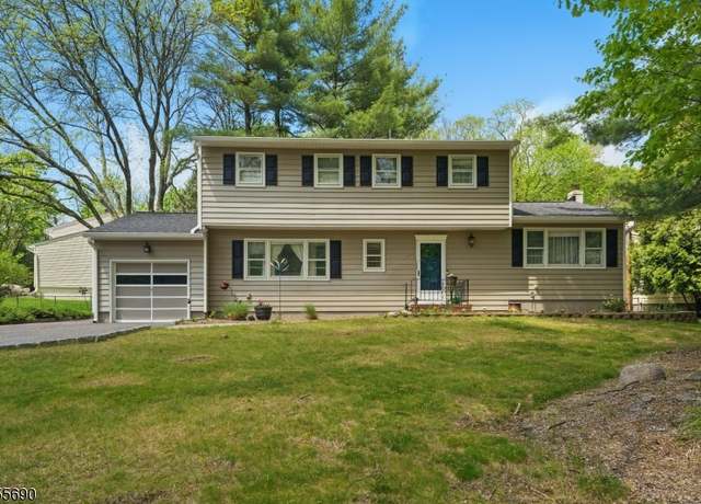 Property at 11 E Brooklawn Dr, Parsippany-troy Hills Twp., NJ 07950, 4 beds, 2.5 baths