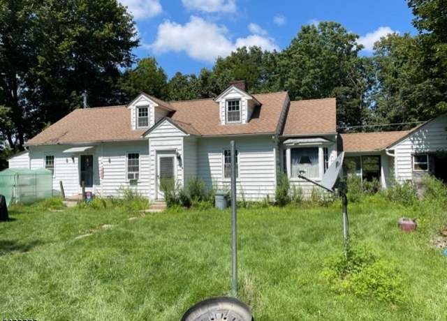 Property at 18 Lincoln Pl, Newton Town, NJ 07860-2608, 3 beds, 3 baths