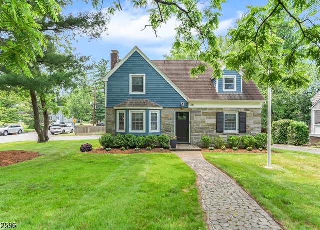 Property at 339 South St, Morristown Town, NJ 07960-6022, 3 beds, 1.5 baths