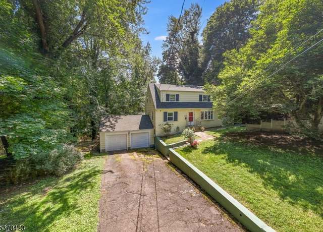 Property at 160-162 Springfield Ave, Summit City, NJ 07901, 4 beds, 2 baths
