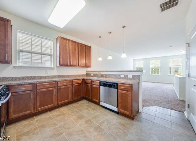 Property at 2 Paulina Pl, Franklin Twp., NJ 08873-3781, 4 beds, 2.5 baths