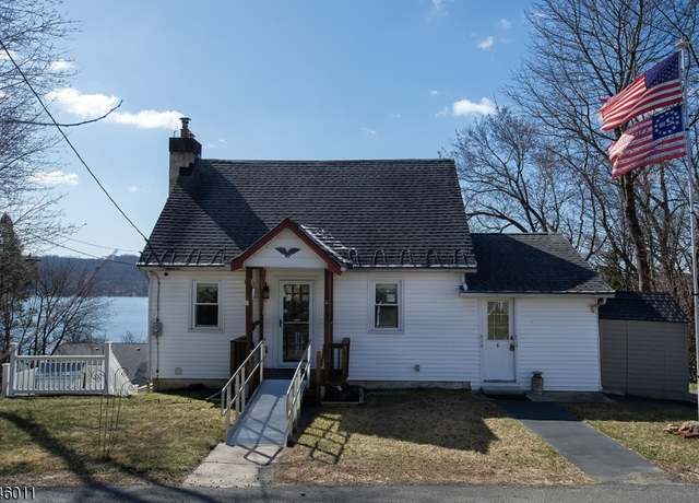 Property at 6 Lakeview Ter, Stanhope Boro, NJ 07874-2920, 3 beds, 1.5 baths