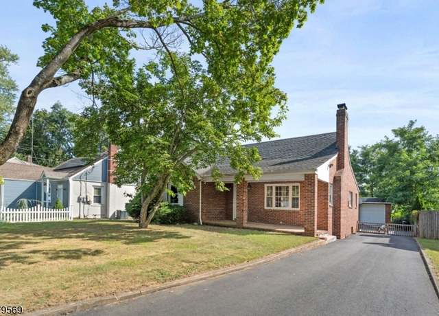 Property at 8 Sutphin Ave, Matawan Boro, NJ 07747-3316, 3 beds, 2 baths