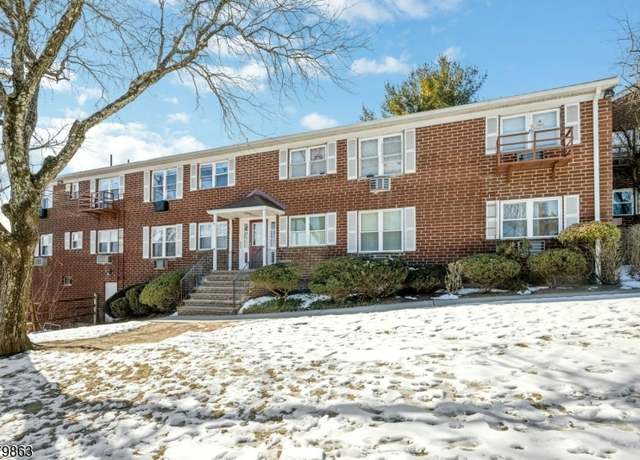 Property at 100 Pierson Miller Dr #8, Pompton Lakes Boro, NJ 07442-0187, 2 beds, 1.5 baths