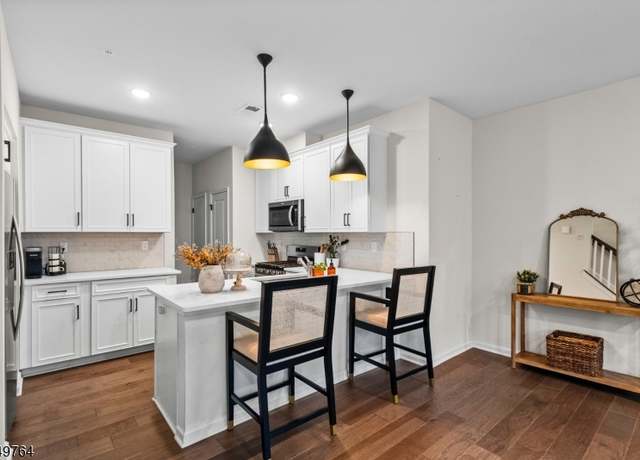 Property at 3 Sadie Cir #3103, Union Twp., NJ 07083-2490, 2 beds, 2 baths
