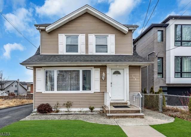Property at 139 Grand Ave, Palisades Park Boro, NJ 07605-2063, 3 beds, 1.5 baths