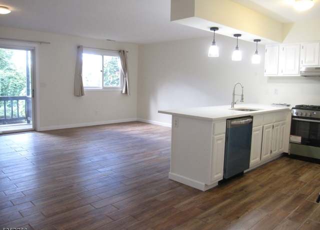 Property at 11 Great Gorge Dr #5, Vernon, NJ 07462-5542, 1 bed, 1 bath