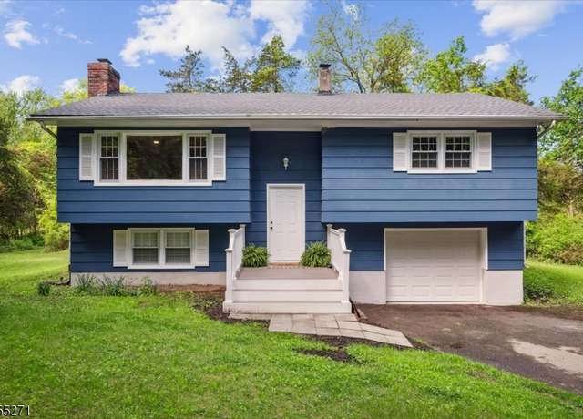 Property at 114 Bassetts Bridge Rd, Vernon Twp., NJ 07461, 3 beds, 1.5 baths