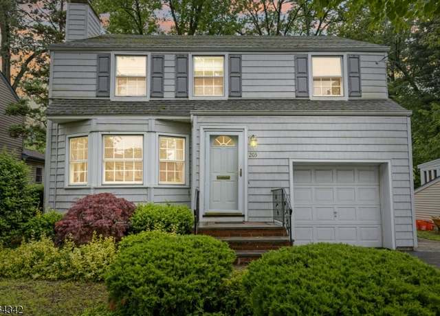 Property at 203 Beech St, Cranford Twp., NJ 07016-1628, 3 beds, 1.5 baths