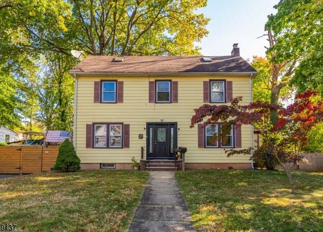 Property at 625 Locust St, Roselle Boro, NJ 07203-1916, 3 beds, 2.5 baths