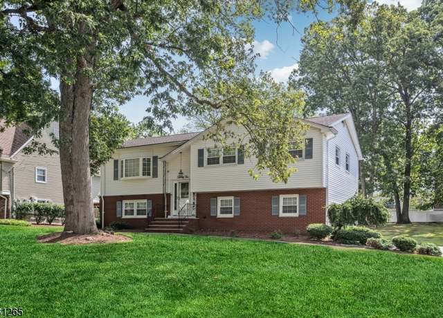 Property at 22 Mary Dr, Montville Twp., NJ 07082-1534, 4 beds, 2.5 baths