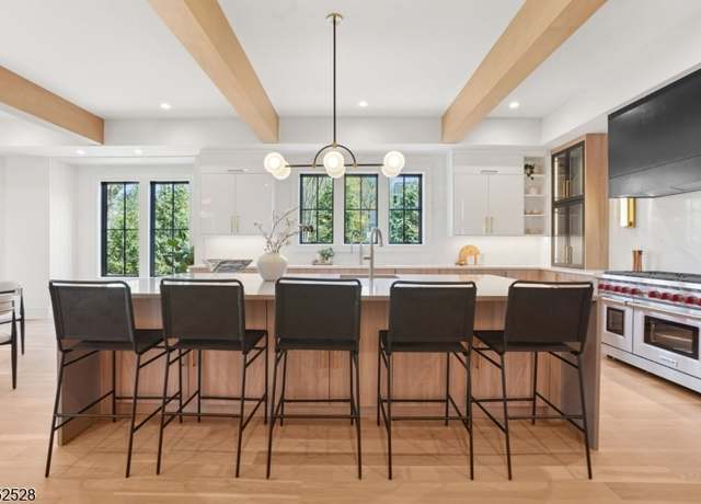Property at 2 Spenser Dr, Millburn Twp., NJ 07078, 7 beds, 7.5 baths