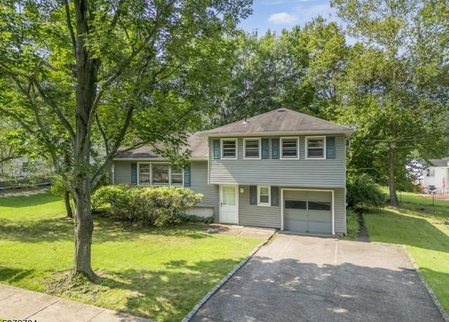 Property at 74 Fitzrandolph Rd, West Orange Twp., NJ 07052-3500, 3 beds, 2.5 baths