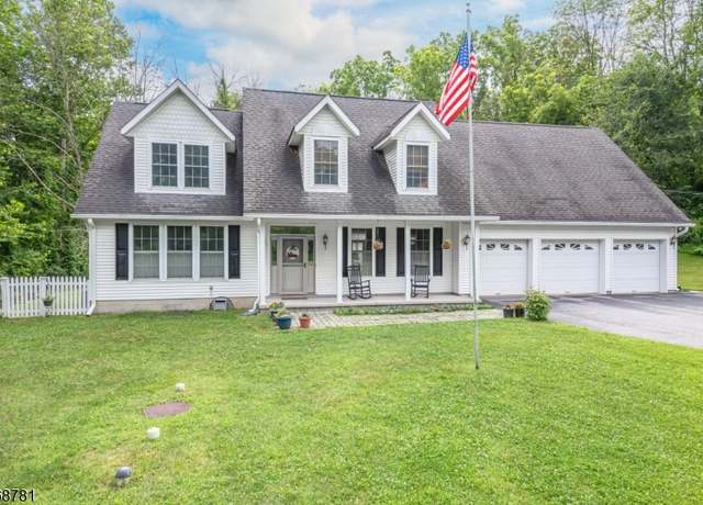 Property at 66 Lake Wallkill Rd, Vernon Twp., NJ 07461, 5 beds, 4.5 baths