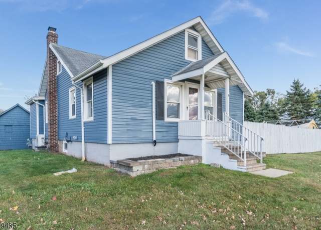 Property at 2 Hoffman Rd, Clinton Twp., NJ 08833, 3 beds, 1 bath