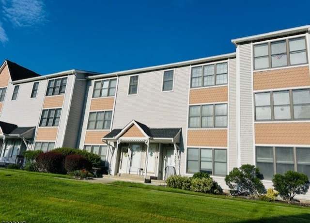 Property at 84 Heritage Ln, Hamburg Boro, NJ 07419, 2 beds, 1.5 baths
