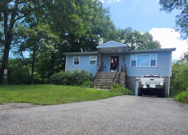 Property at 28 Lakeside Dr NW, Vernon Twp., NJ 07461-4381, 2 beds, 1 bath