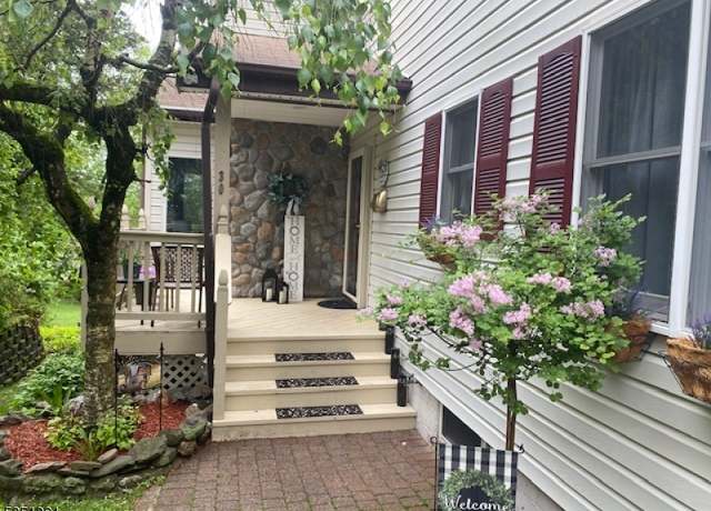 Property at 30 Seneca Trl, Sparta Twp., NJ 07871-1514, 3 beds, 3 baths