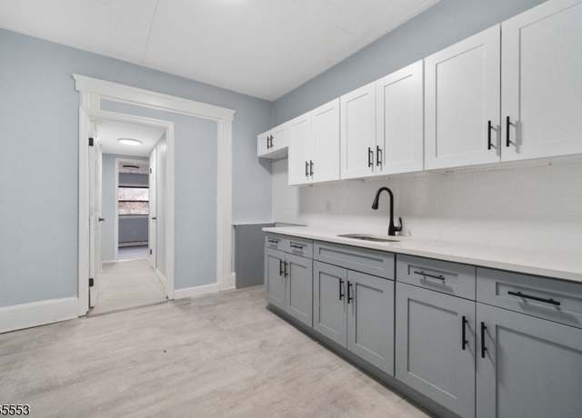 Property at 529 Elizabeth Ave, Elizabeth City, NJ 07206-1130, 8 beds, 4 baths