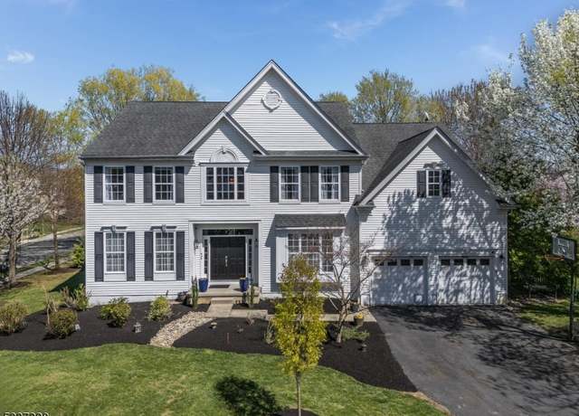 Property at 36 Crestview Dr, Clinton Twp., NJ 08809-2046, 4 beds, 2.5 baths