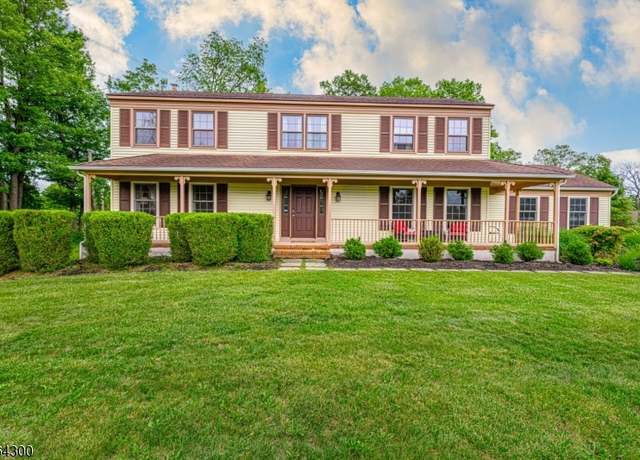 Property at 1 Warwick Dr, Washington Twp., NJ 07853-3253, 4 beds, 2.5 baths