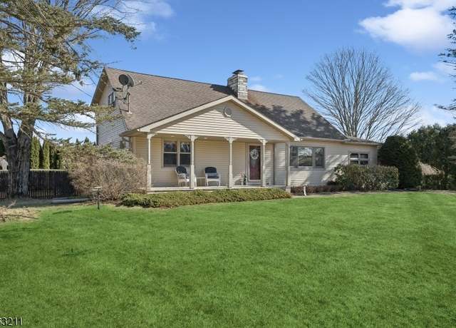 Property at 9 Highview Dr, Vernon Twp., NJ 07460-1506, 4 beds, 3.5 baths