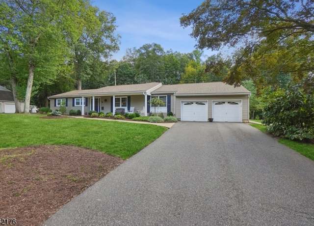 Property at 5 Beech Dr, Morris Plains Boro, NJ 07950-2401, 4 beds, 2.5 baths