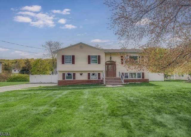 Property at 10 Longview Rd, Andover Twp., NJ 07860-2719, 4 beds, 2 baths