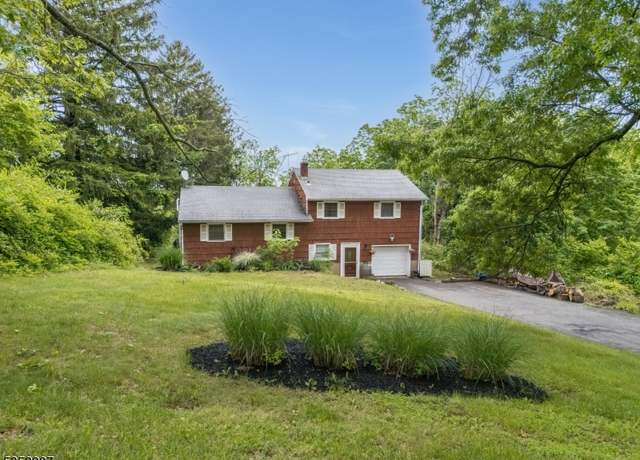 Property at 4 Broad View Pl, Raritan Twp., NJ 08822-4610, 3 beds, 1.5 baths