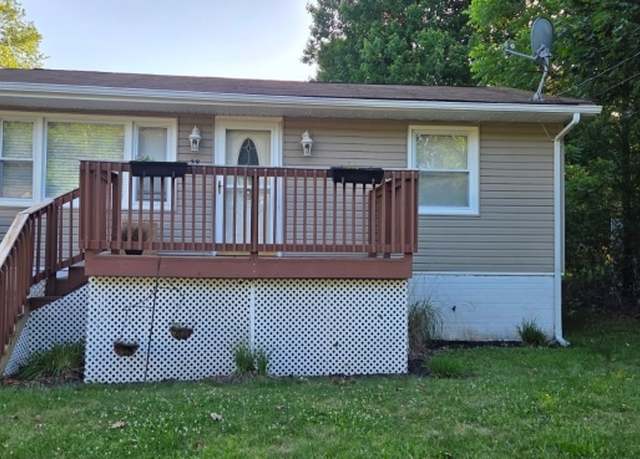 Property at 28 Tobyhanna Trl, Hopatcong Boro, NJ 07843-1024, 2 beds, 1 bath