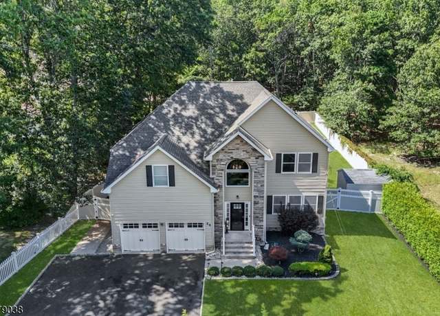 Property at 24 Friendship Rd, Howell Twp., NJ 07731-1940, 4 beds, 4 baths